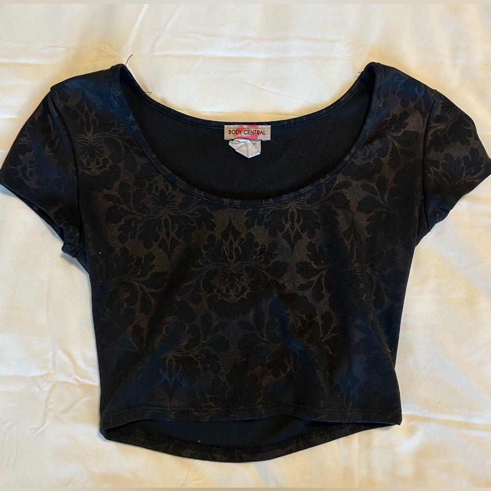 Body Central Elegant Black Floral Crop Top